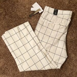 AMANDA + CHELSEA. WHITE W/ NAVY LINES DRESS SLACKS. SIZE 12. RETAIL FOR $110.NWT